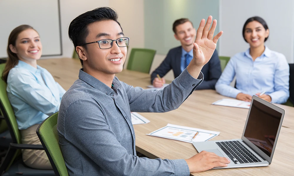 4 Factors to Compare Before Booking AI Training for Teams